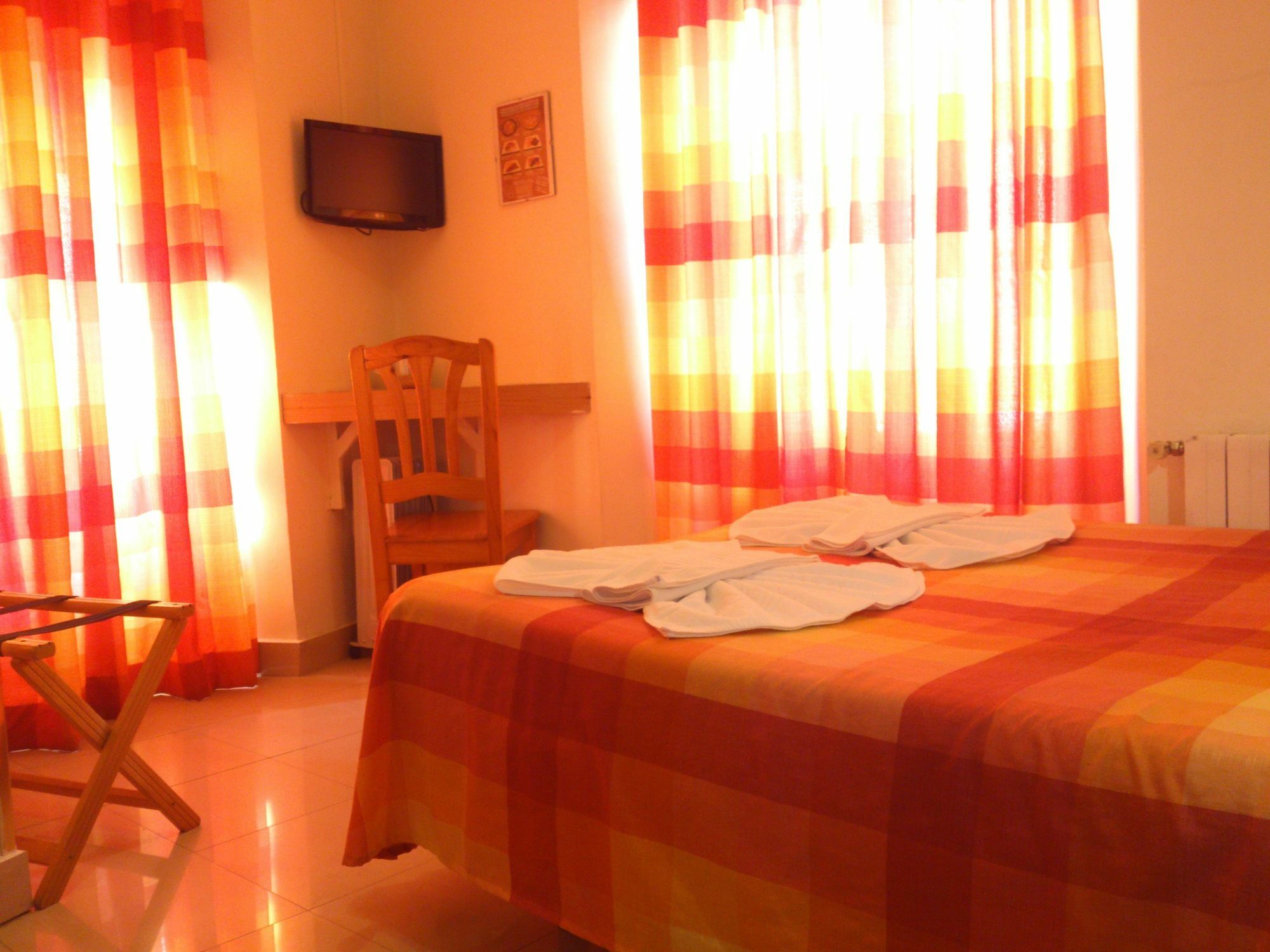 Hostal Inter Plaza Mayor Madrid Esterno foto